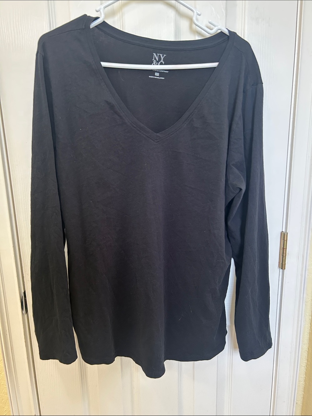 New York & Company Black V-Neck Long Sleeve Top